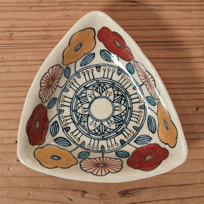 [ 加藤 喜道 ] 絵付け △小鉢 幅約12.8cm  赤絵・金彩 C