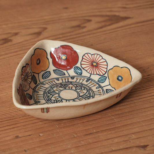 [ 加藤 喜道 ] 絵付け △小鉢 幅約12.8cm  赤絵・金彩 C