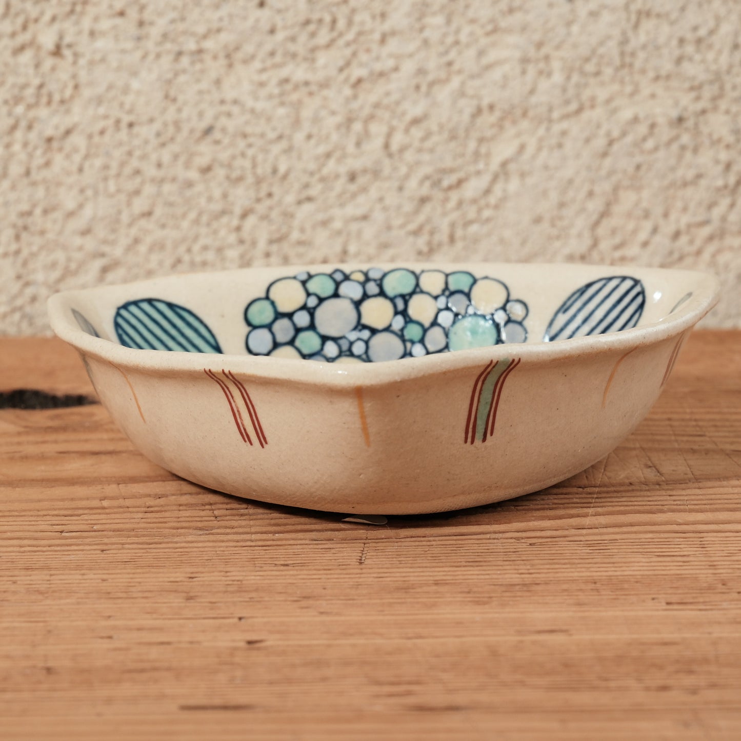 [ 加藤 喜道 ] 絵付け △小鉢 幅約12.8cm  赤絵・金彩 G