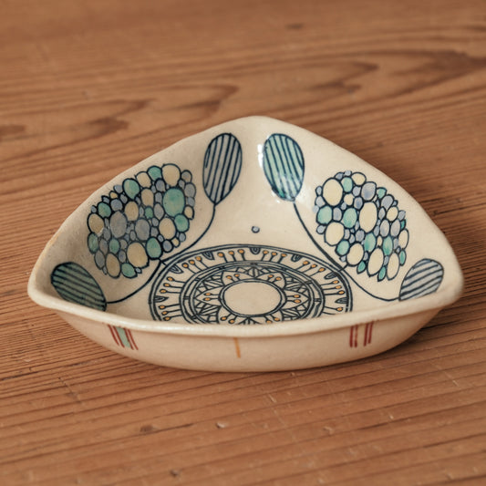 [ 加藤 喜道 ] 絵付け △小鉢 幅約12.8cm  赤絵・金彩 G