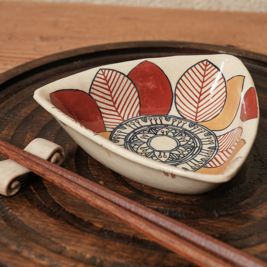 [ 加藤 喜道 ] 絵付け △小鉢 幅約12.8cm  赤絵・金彩 I