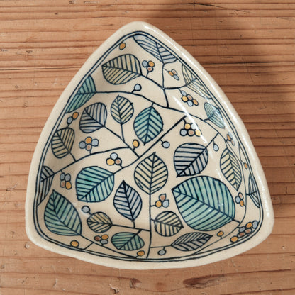 [ 加藤 喜道 ] 絵付け △小鉢 幅約12.8cm  赤絵・金彩 J