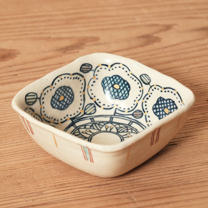 [ 加藤 喜道 ] 絵付け □小鉢 幅約8cm 赤絵・金彩 A