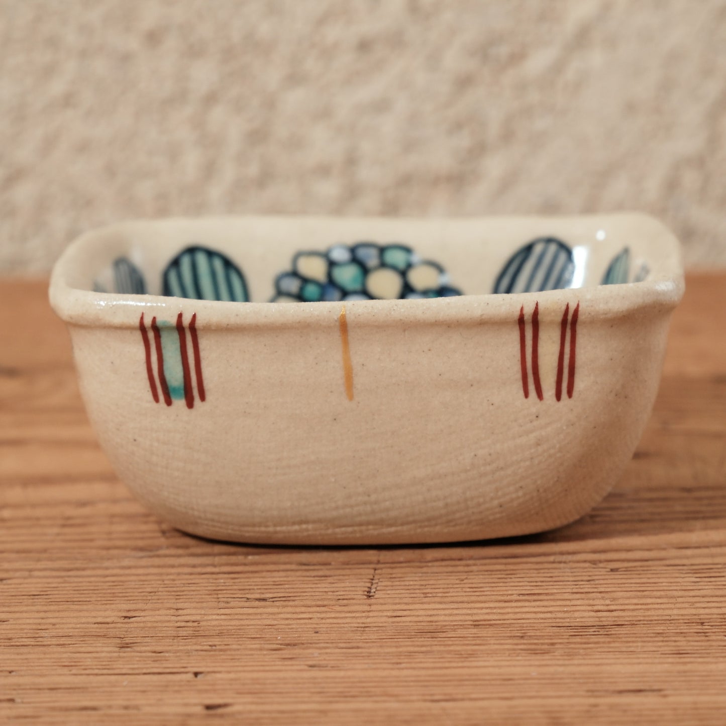 [ 加藤 喜道 ] 絵付け □小鉢 幅約8cm 赤絵・金彩 B