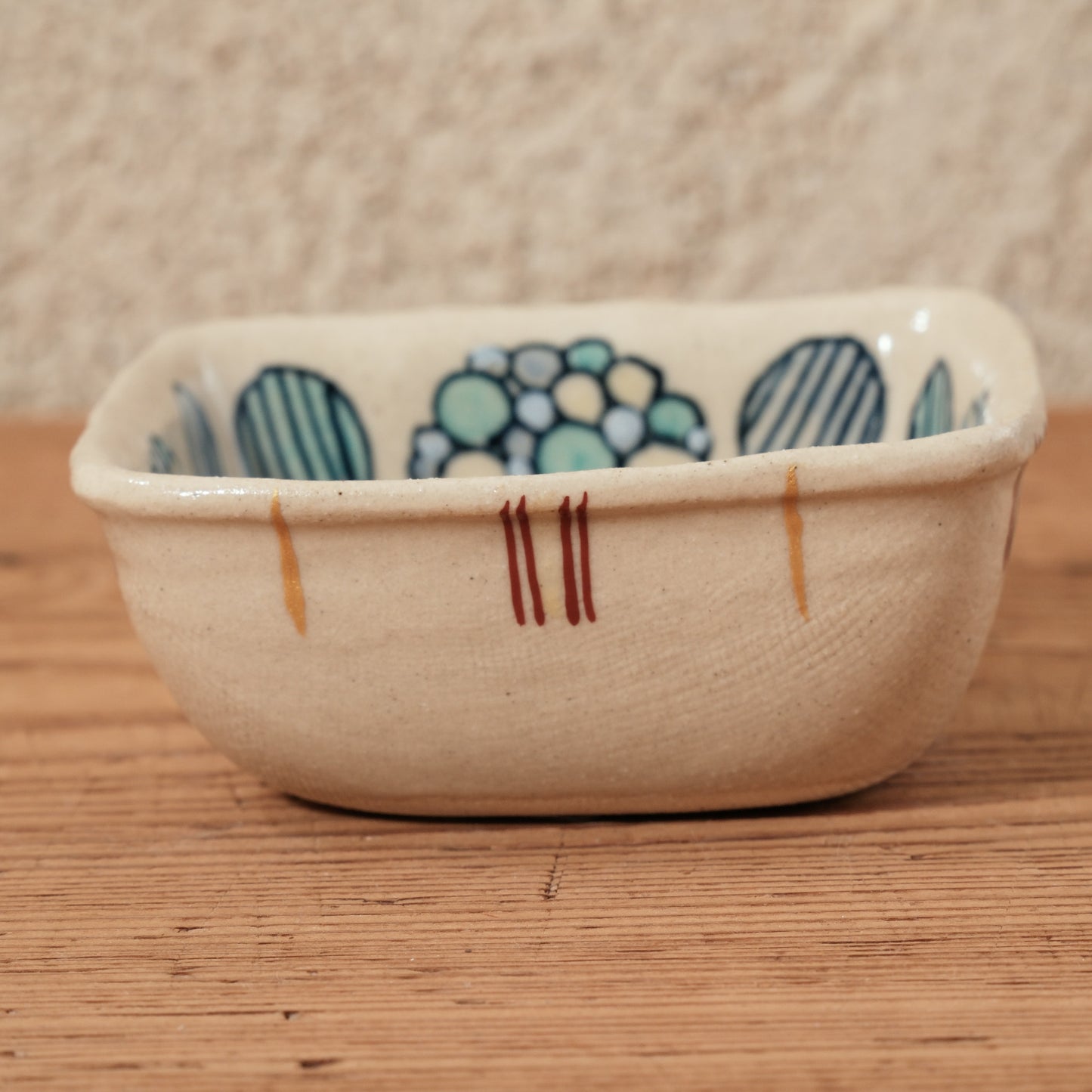 [ 加藤 喜道 ] 絵付け □小鉢 幅約8cm 赤絵・金彩 B