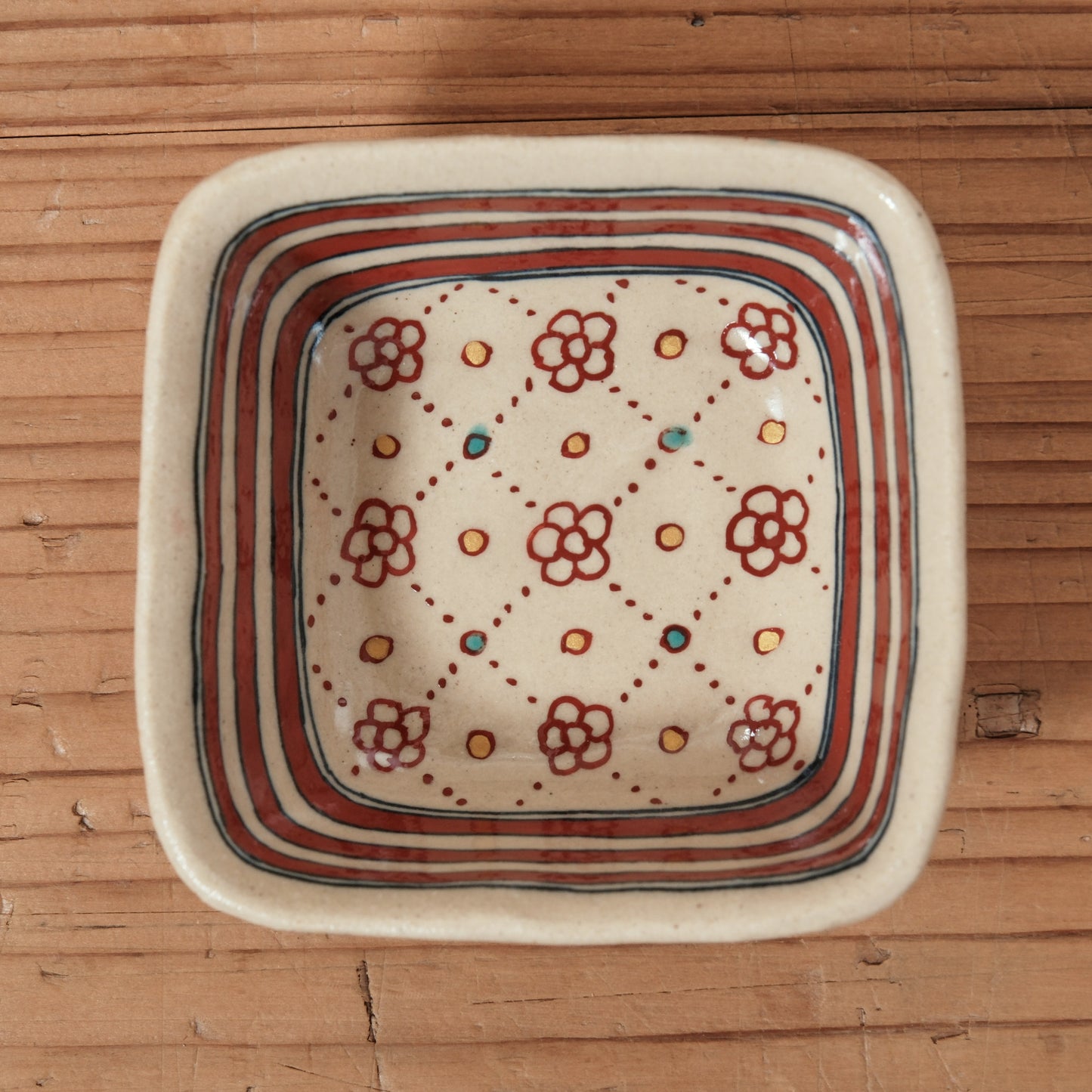 [ 加藤 喜道 ] 絵付け □小鉢 幅約8cm 赤絵・金彩 C