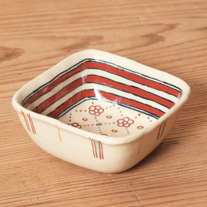 [ 加藤 喜道 ] 絵付け □小鉢 幅約8cm 赤絵・金彩 C