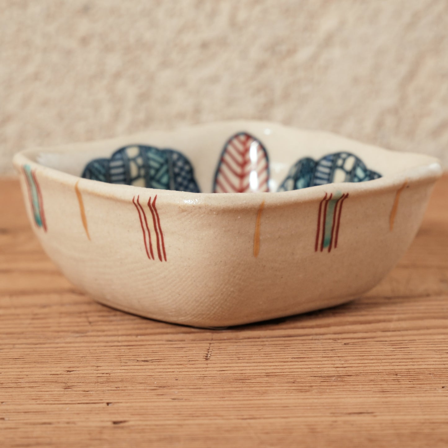 [ 加藤 喜道 ] 絵付け □小鉢 幅約8cm 赤絵・金彩 D