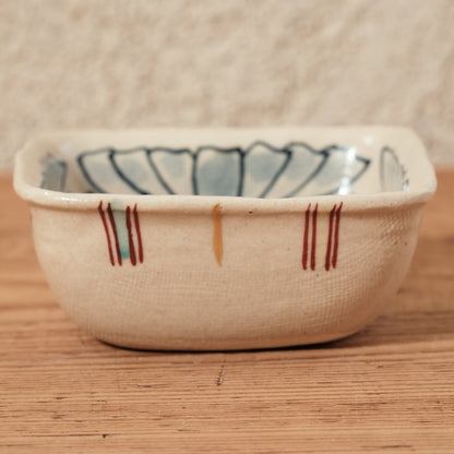 [ 加藤 喜道 ] 絵付け □小鉢 幅約8cm 赤絵・金彩 E