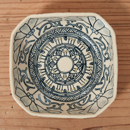 [ 加藤 喜道 ] 絵付け □小鉢 幅約11cm 赤絵・金彩 B