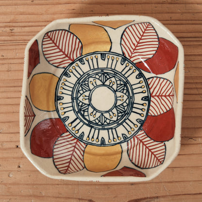 [ 加藤 喜道 ] 絵付け □小鉢 幅約11cm 赤絵・金彩 E