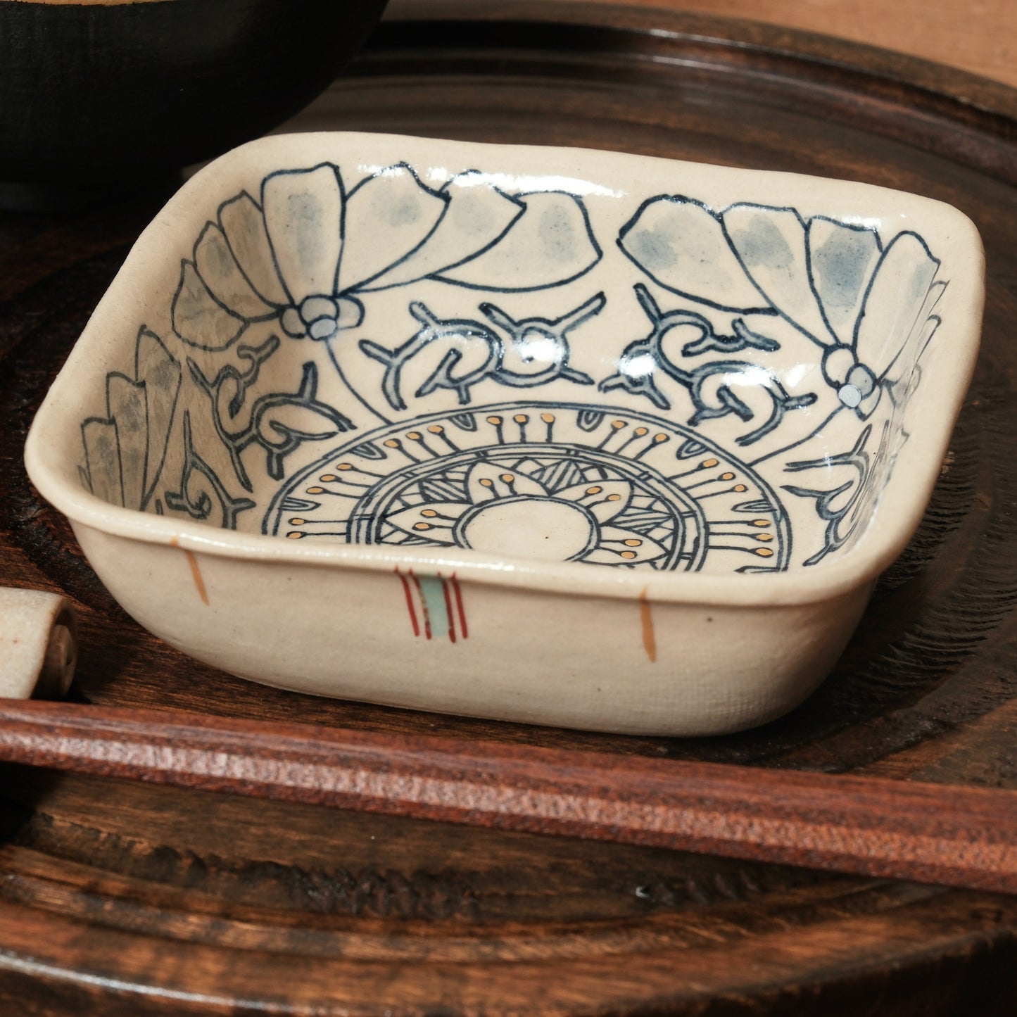 [ 加藤 喜道 ] 絵付け □小鉢 幅約11.5cm 赤絵・金彩 A