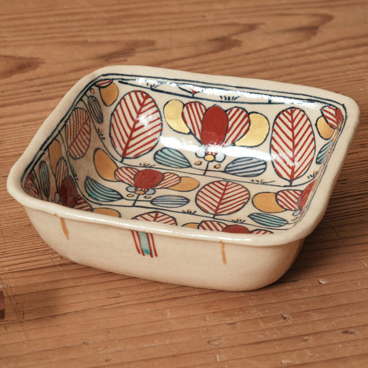 [ 加藤 喜道 ] 絵付け □小鉢 幅約11.5cm 赤絵・金彩 B