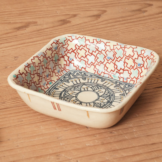 [ 加藤 喜道 ] 絵付け □小鉢 幅約11.5cm 赤絵・金彩 C