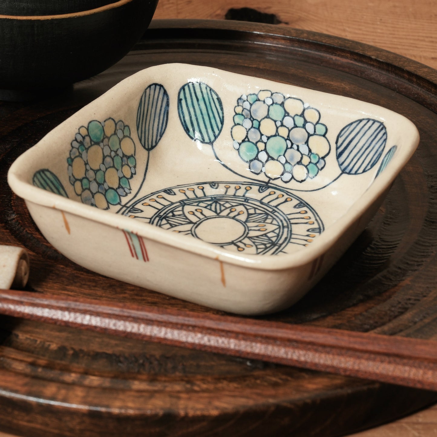 [ 加藤 喜道 ] 絵付け □小鉢 幅約11.5cm 赤絵・金彩 D