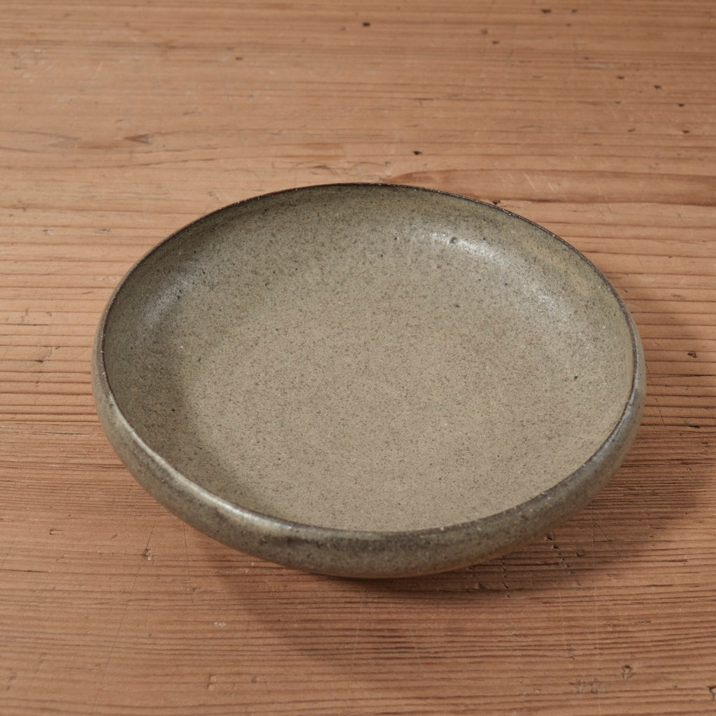 [ てしま島苑 ] 丸平皿 とびかんな 竹釉