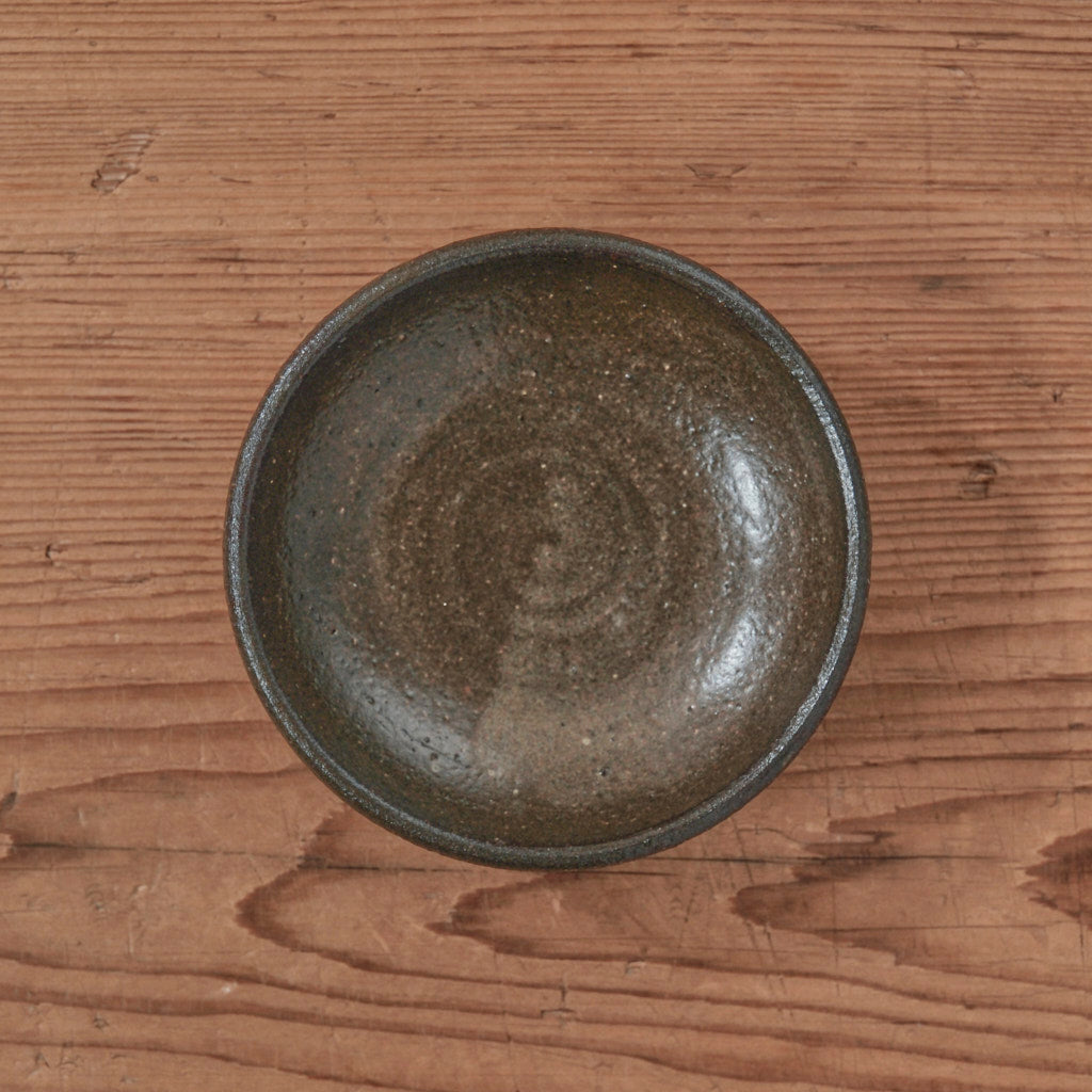 [ てしま島苑 ] 高高台皿（小） 香川本鷹唐辛子釉