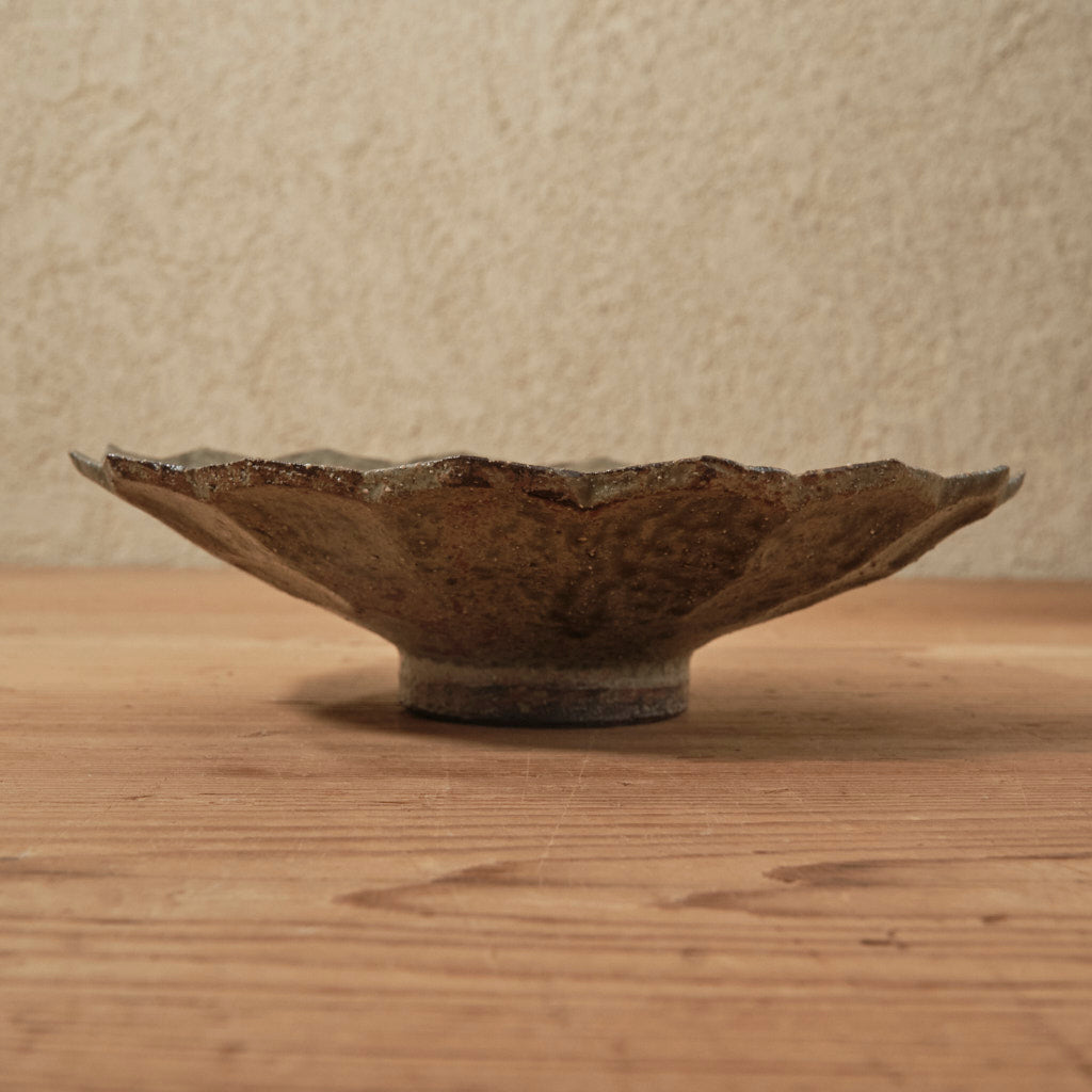 [ てしま島苑 ] 型打皿中 空豆釉