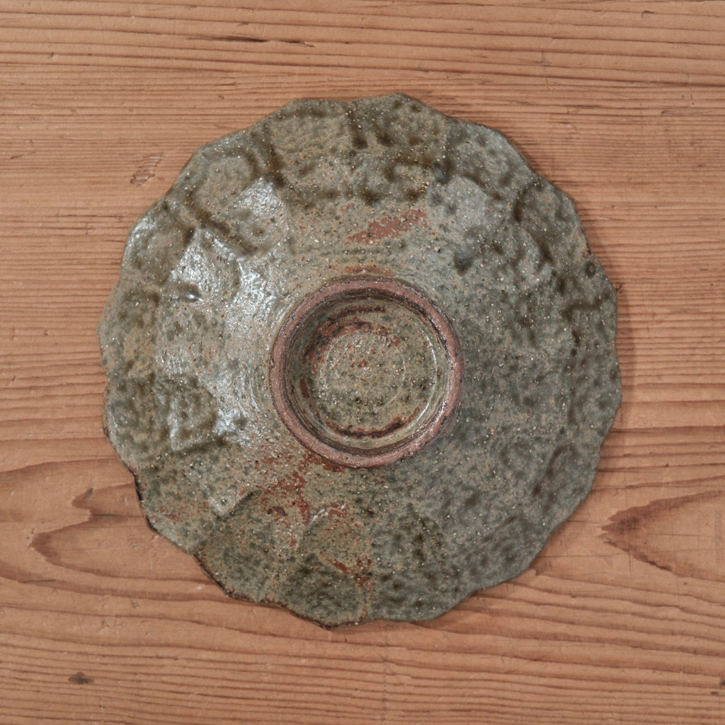 [ てしま島苑 ] 型打皿中 空豆釉