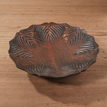 [ てしま島苑 ] 型打皿中 背高泡立草釉