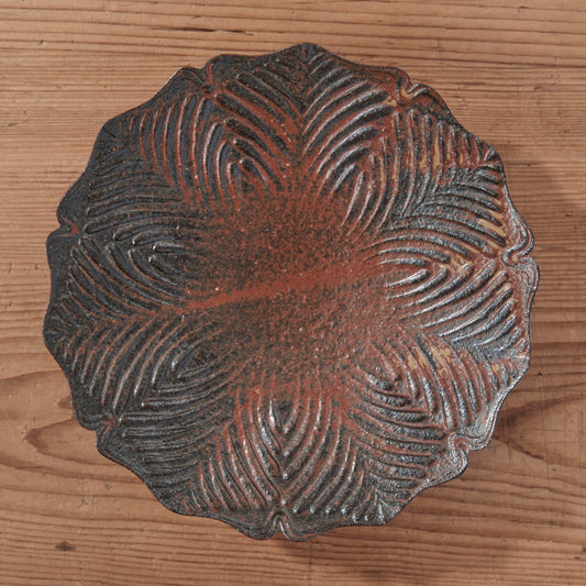 [ てしま島苑 ] 型打皿中 背高泡立草釉