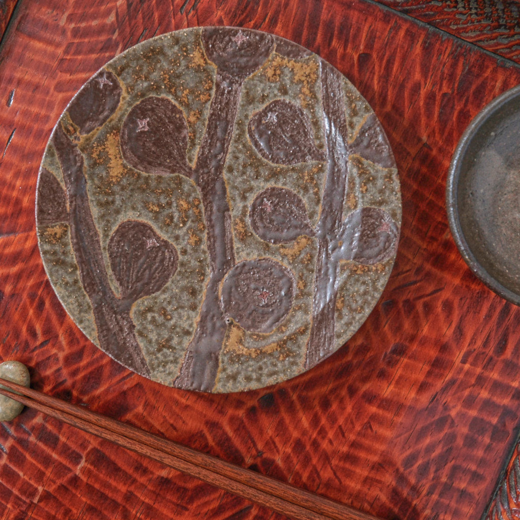 [ てしま島苑 ] 絵皿「いちじく」 中  空豆釉