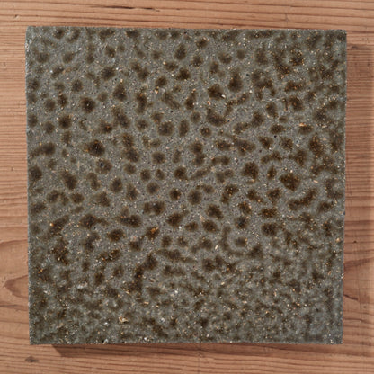 [ てしま島苑 ] 原土プレート四角‐中 空豆釉