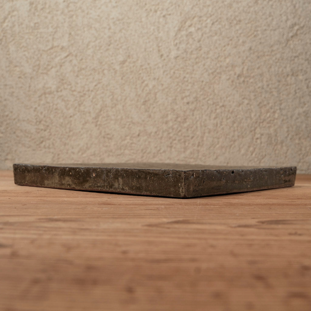 [ てしま島苑 ] 原土プレート四角‐中 本鷹唐辛子釉