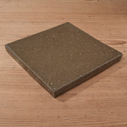 [ てしま島苑 ] 原土プレート四角‐中 本鷹唐辛子釉