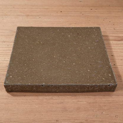 [ てしま島苑 ] 原土プレート四角‐中 本鷹唐辛子釉