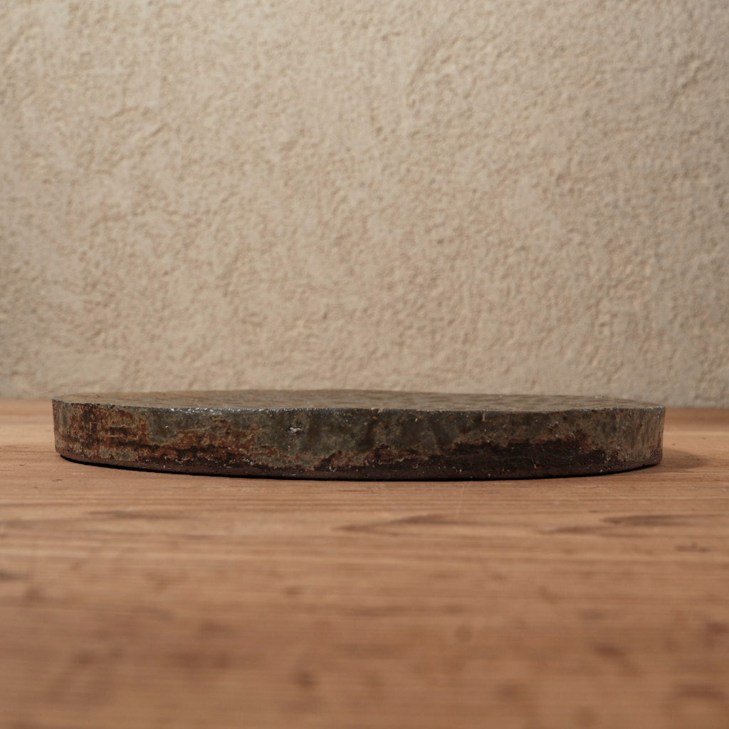 [ てしま島苑 ] 原土プレート丸-中 空豆釉