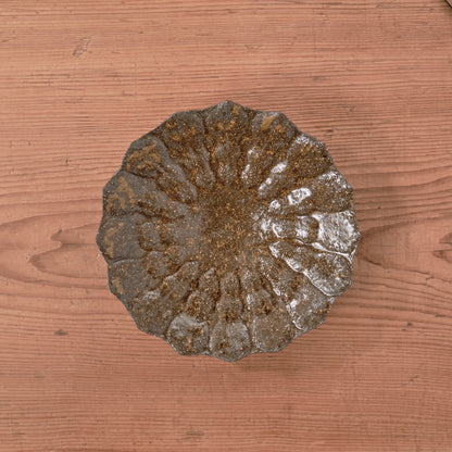 [ てしま島苑 ] 型打皿-小 空豆釉-1