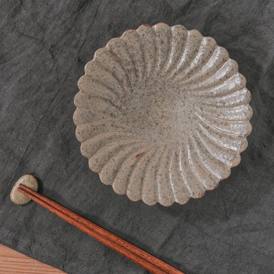 [ てしま島苑 ] 型打皿-小 本鷹唐辛子釉-1