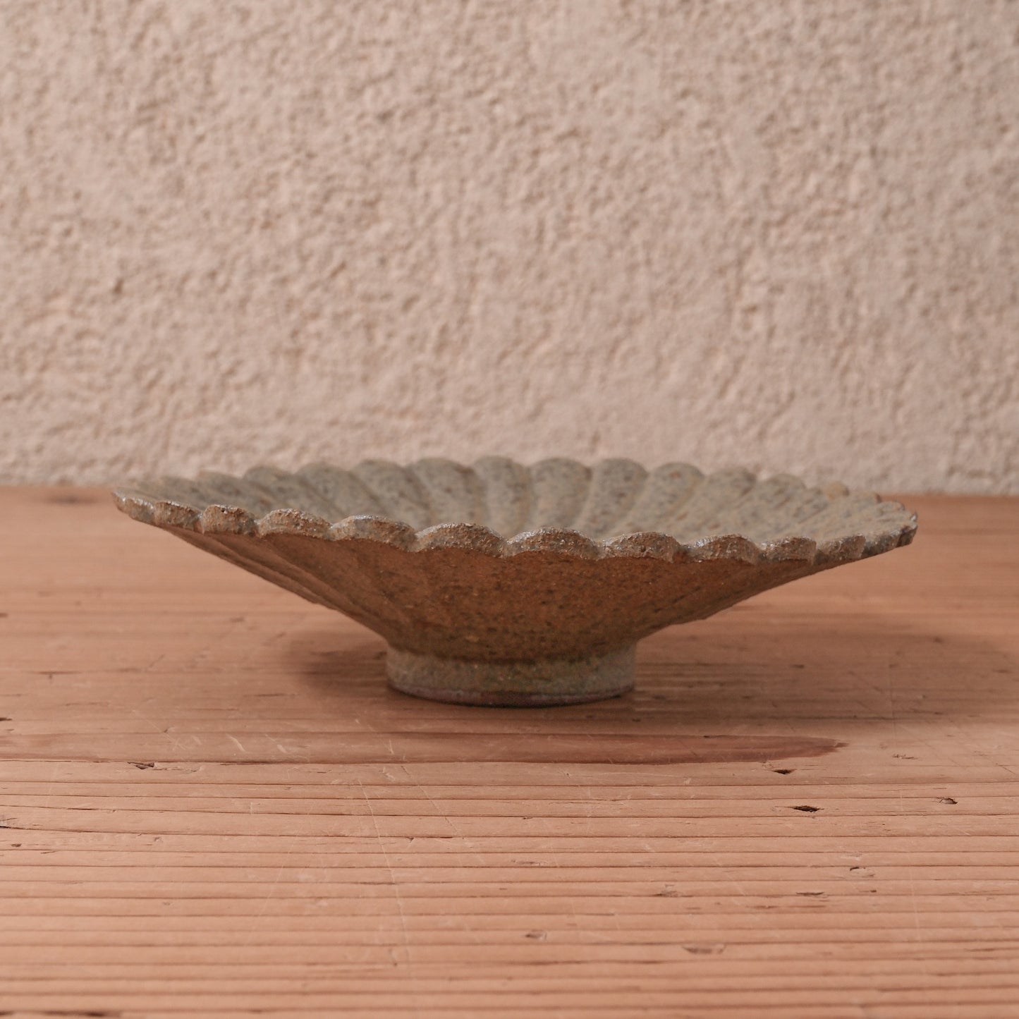 [ てしま島苑 ] 型打皿-小 本鷹唐辛子釉-1