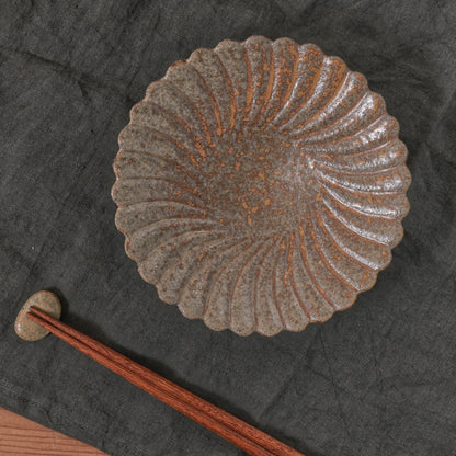 [ てしま島苑 ] 型打皿-小 本鷹唐辛子釉-2