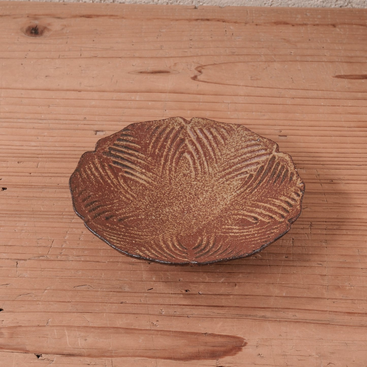 [ てしま島苑 ] 型打皿-小 背高泡立草-1