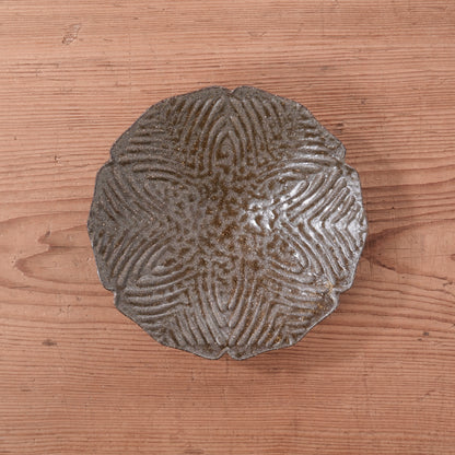 [ てしま島苑 ] 型打皿-小 背高泡立草-2