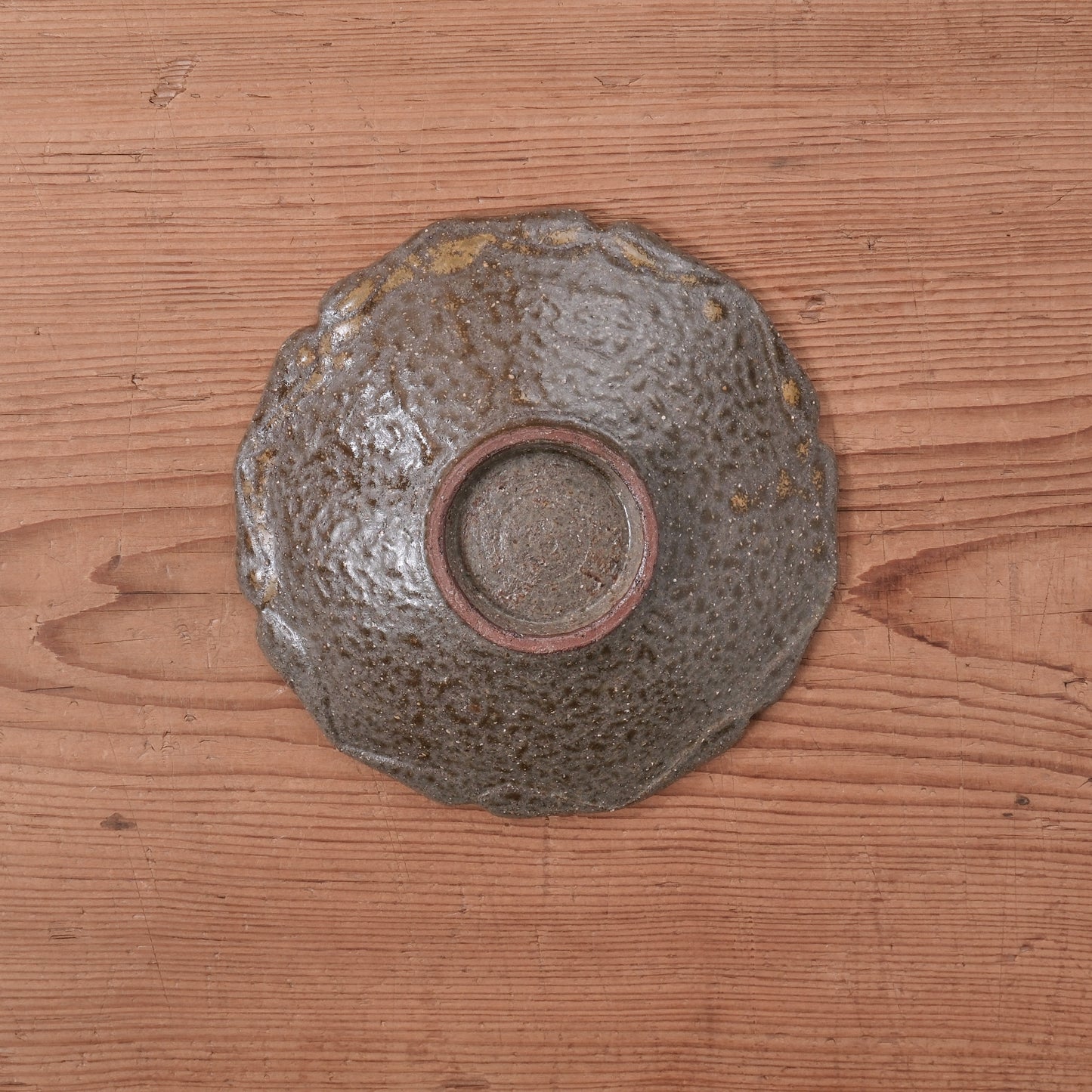 [ てしま島苑 ] 型打皿-小 背高泡立草-2