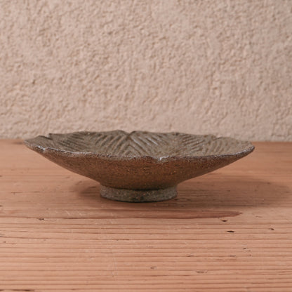 [ てしま島苑 ] 型打皿-小 背高泡立草-2