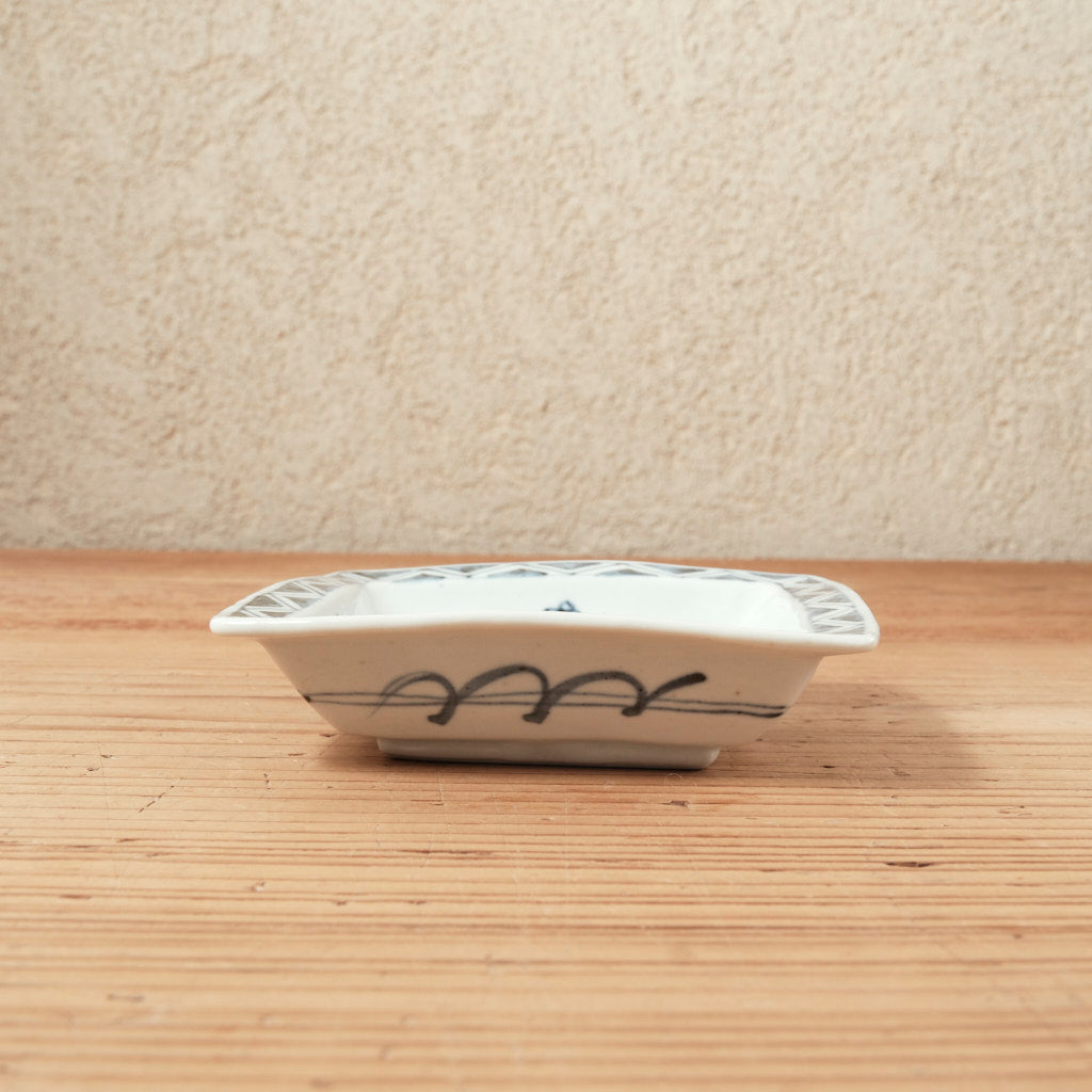 [ 柳川 謙治 ] 染付 華散し 四方皿