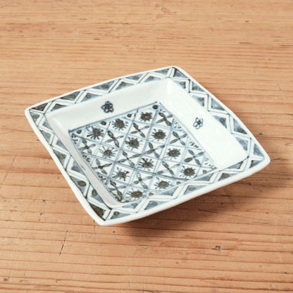 [ 柳川 謙治 ] 染付 華散し 四方皿