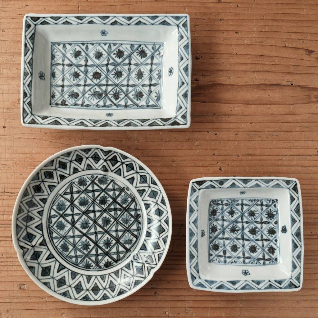 [ 柳川 謙治 ] 染付 華散し 長四方皿-1