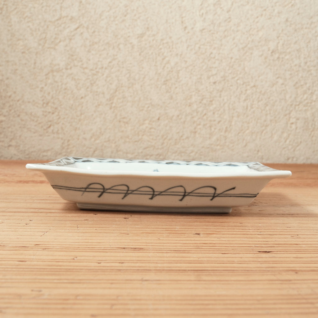 [ 柳川 謙治 ] 染付 華散し 長四方皿-1