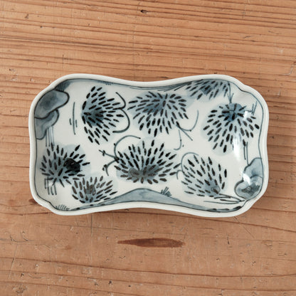 [ 柳川 謙治 ] 染付 笹文 隅切長四方皿