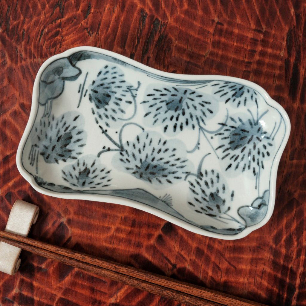 [ 柳川 謙治 ] 染付 笹文 隅切長四方皿