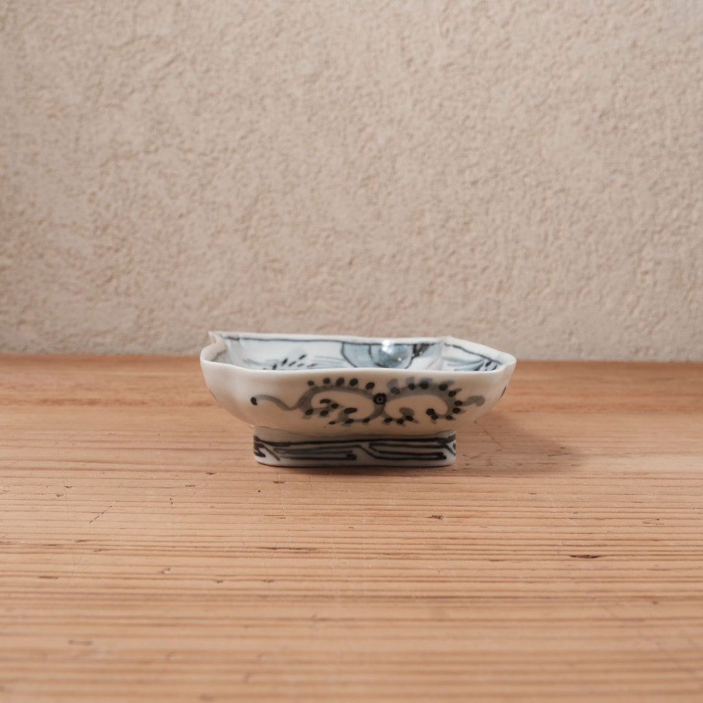 [ 柳川 謙治 ] 染付 笹文 隅切長四方皿