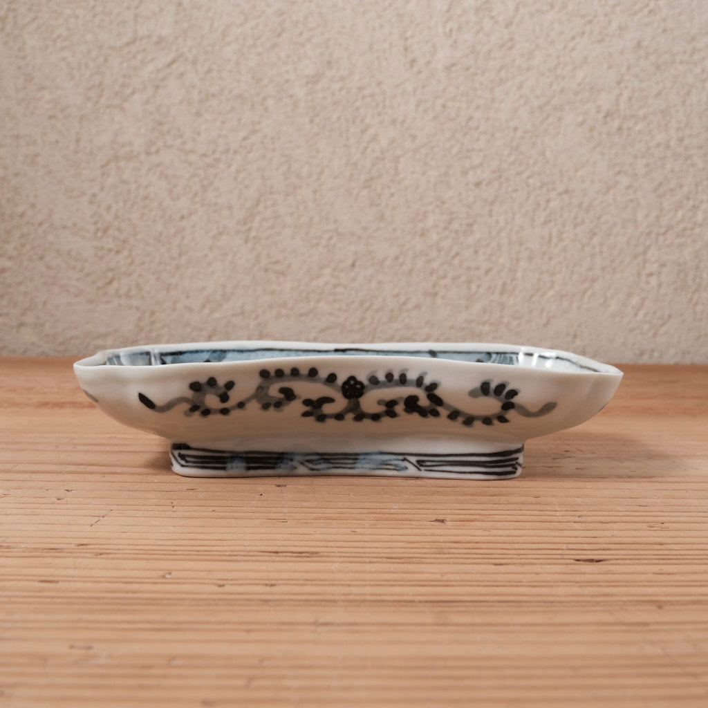 [ 柳川 謙治 ] 染付 笹文 隅切長四方皿