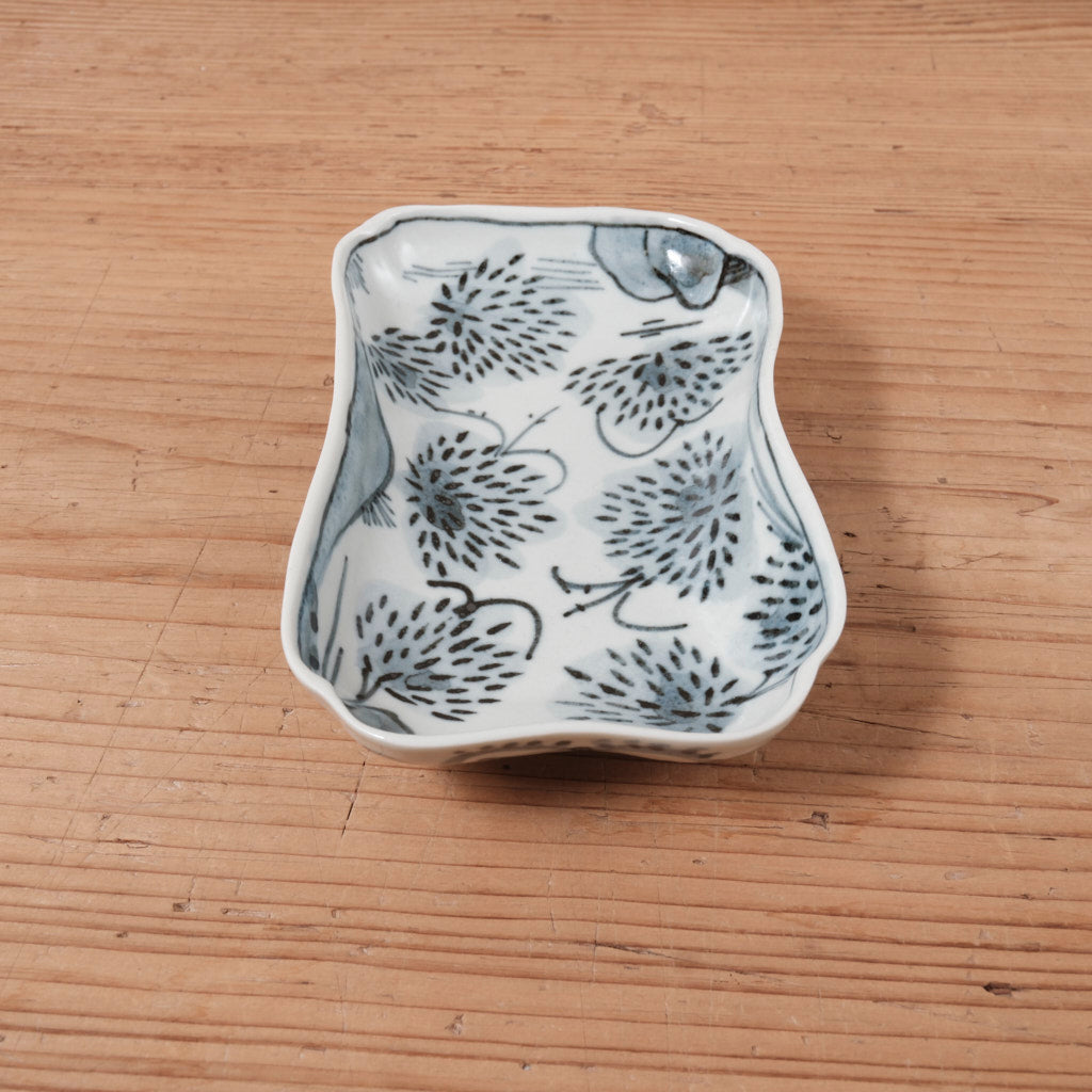 [ 柳川 謙治 ] 染付 笹文 隅切長四方皿