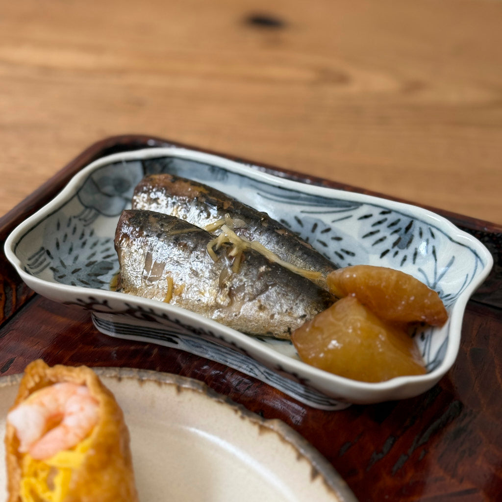 [ 柳川 謙治 ] 染付 笹文 隅切長四方皿