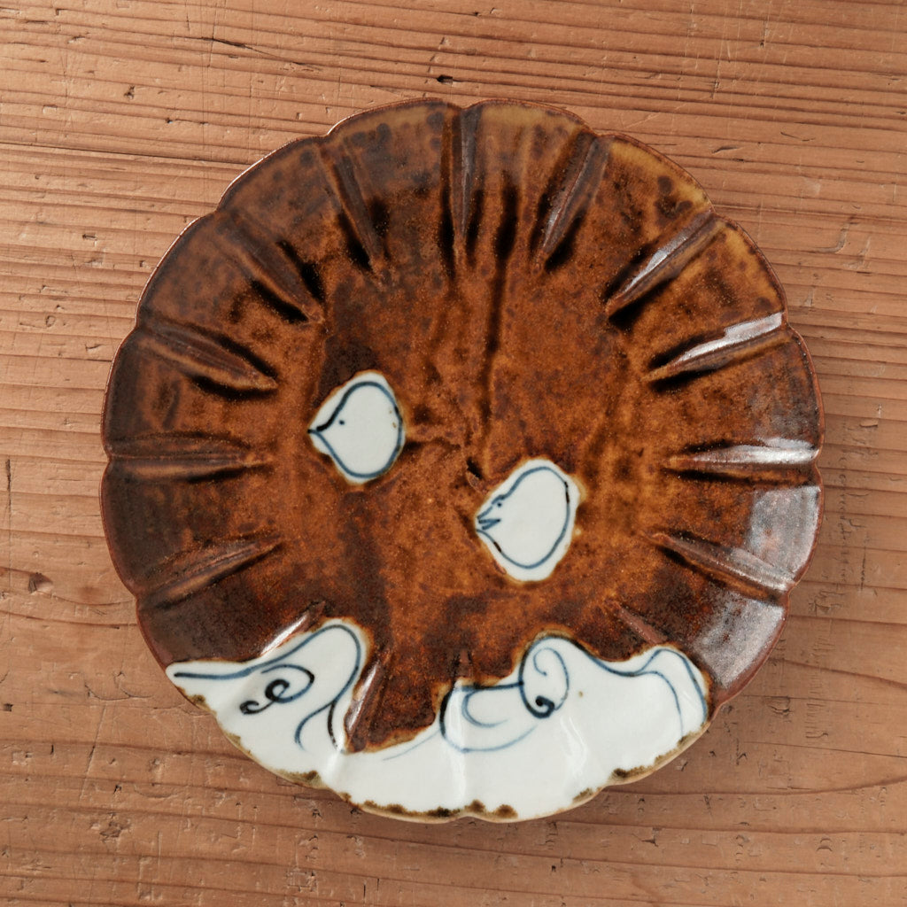 [ 柳川 謙治 ] 染付 輪花飴釉波千鳥 六寸五分皿